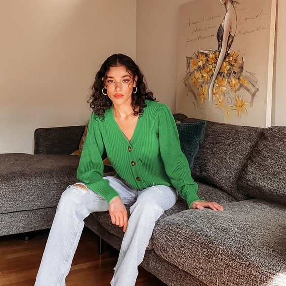 Lulus Sweaters - Lulu's NEW WITH TAG PUFF SLEEVED CUFF KNIT V NECK CROP BUTTONED GREEN CARDIGAN